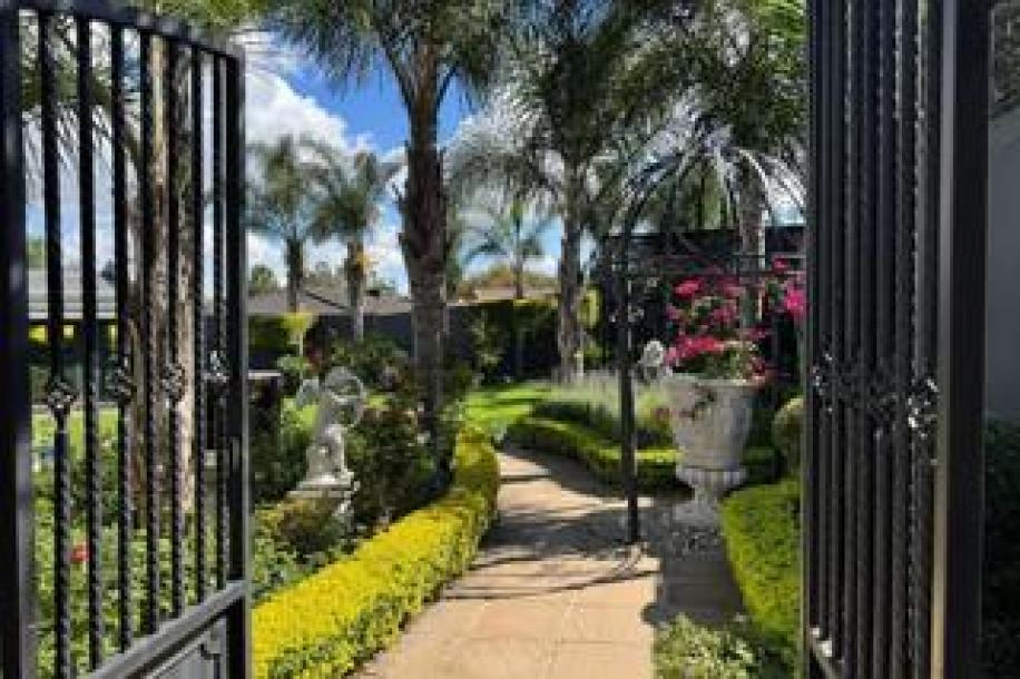 5 Bedroom House for Sale in Winchester Hills-18