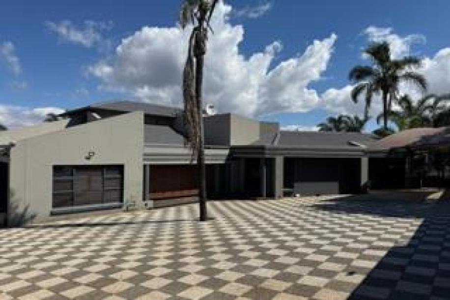 5 Bedroom House for Sale in Winchester Hills-6