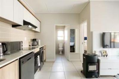 1 Bedroom Apartment / Flat to Rent in Linbro Park-1