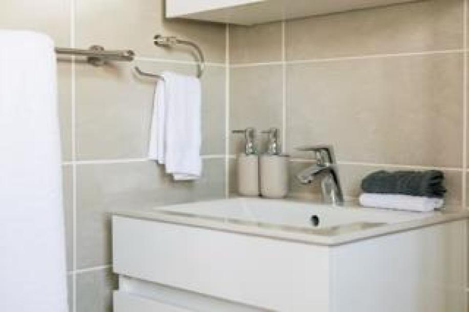 1 Bedroom Apartment / Flat to Rent in Linbro Park-8