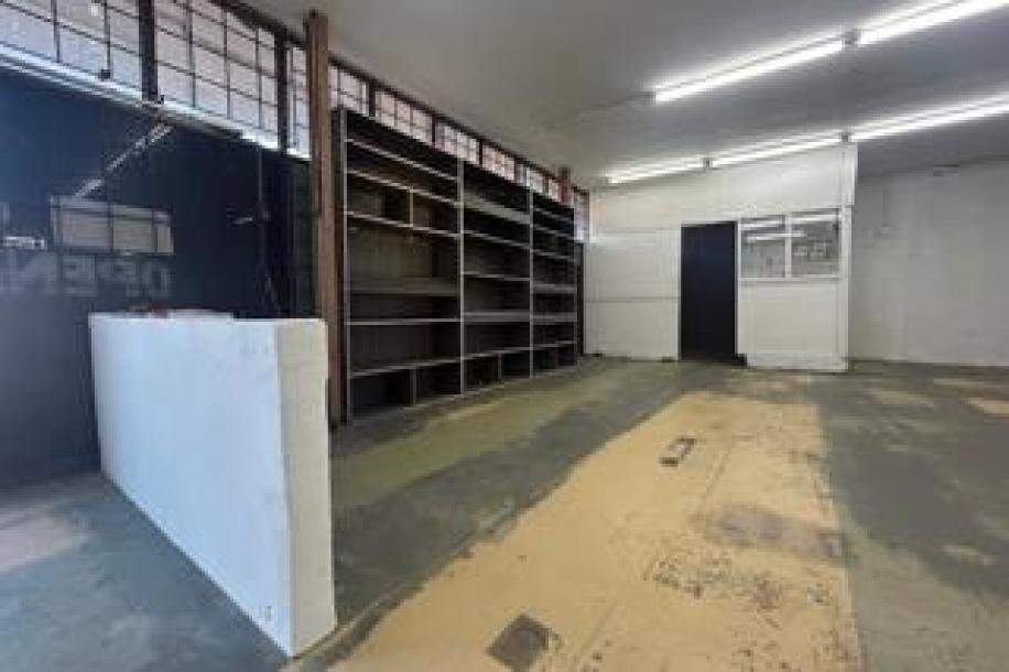 Commercial Property to Rent in Greenhills-3