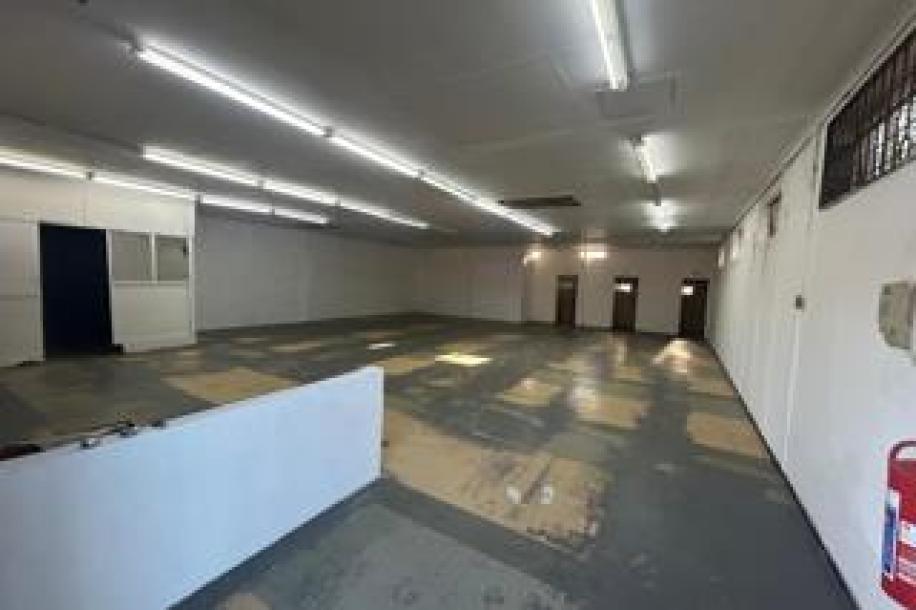 Commercial Property to Rent in Greenhills-4