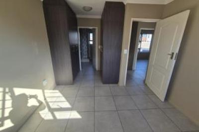 3 Bedroom Townhouse to Rent in Amberfield Valley-13