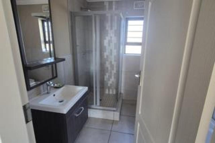 3 Bedroom Townhouse to Rent in Amberfield Valley-15