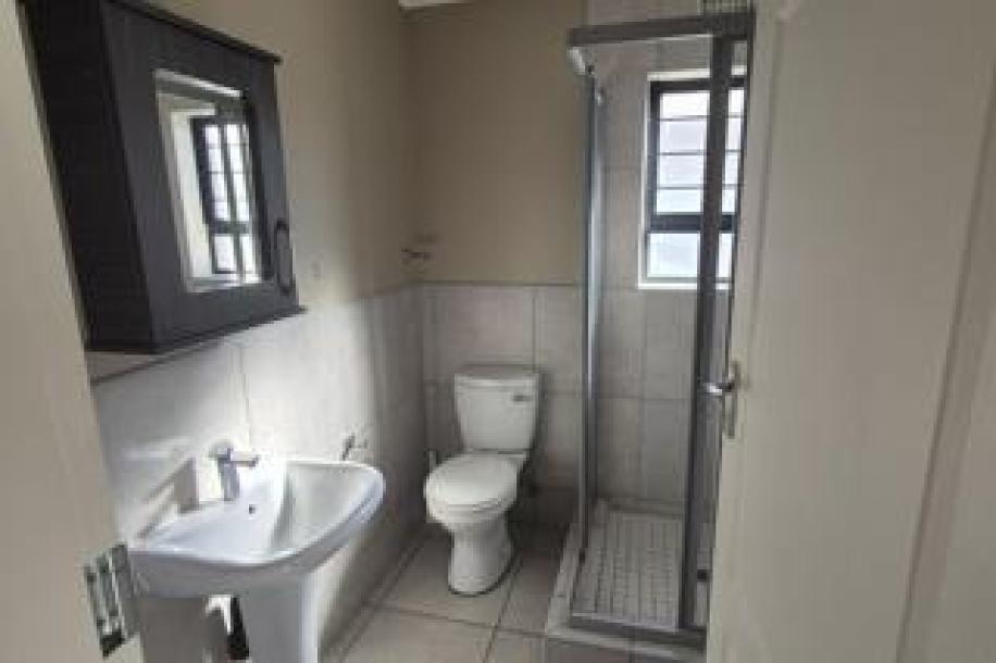 3 Bedroom Townhouse to Rent in Amberfield Valley-19