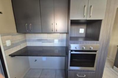 3 Bedroom Townhouse to Rent in Amberfield Valley-6