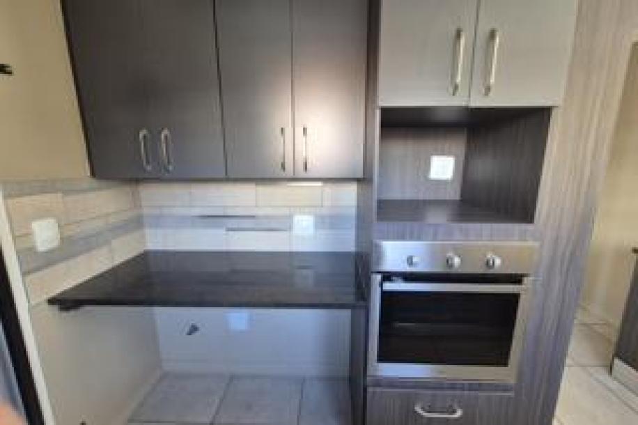 3 Bedroom Townhouse to Rent in Amberfield Valley-6