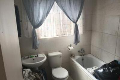 3 Bedroom House to Rent in Model Park-13