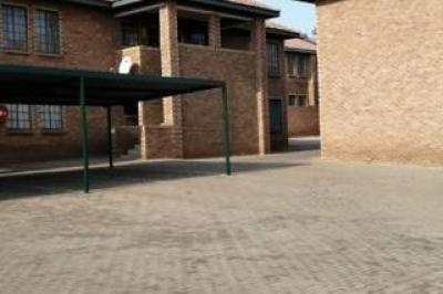 3 Bedroom Apartment / Flat to Rent in Die Heuwel-1