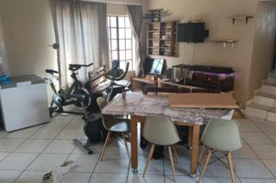 3 Bedroom House to Rent in Model Park-4