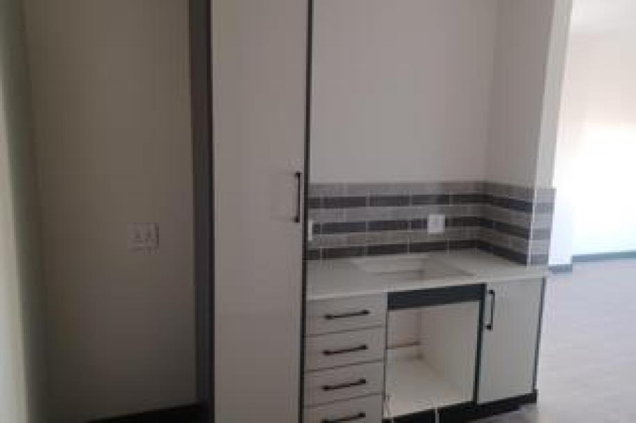 Apartment / Flat to Rent in Corridor Hill-6