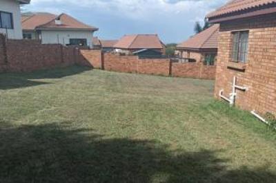 3 Bedroom House to Rent in Model Park-8