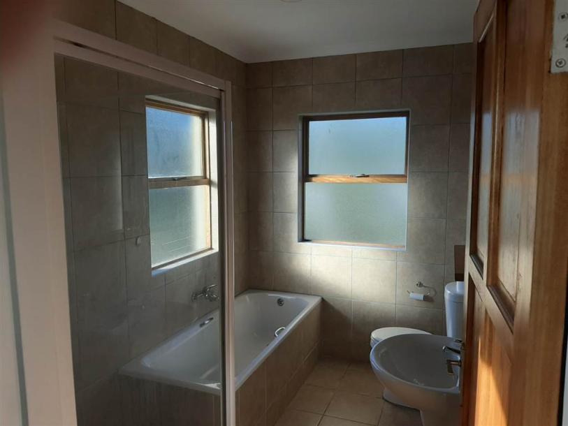 2 Bedroom Apartment in Eversdal-11