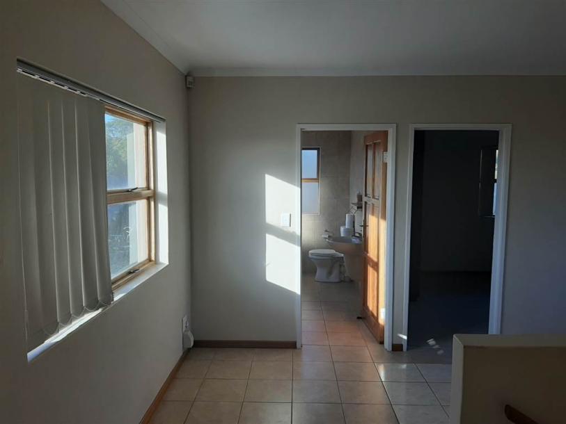 2 Bedroom Apartment in Eversdal-3