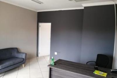 Commercial Property to Rent in Reyno Ridge-4