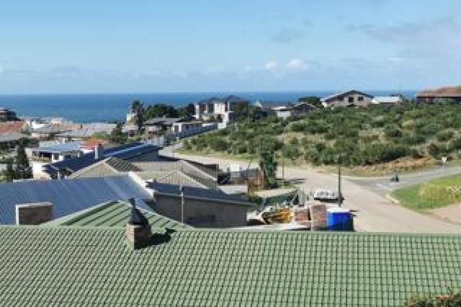 2 Bedroom Apartment / Flat to Rent in Dana Bay-1