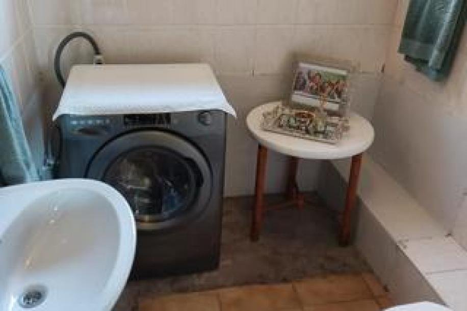 2 Bedroom Apartment / Flat to Rent in Dana Bay-5