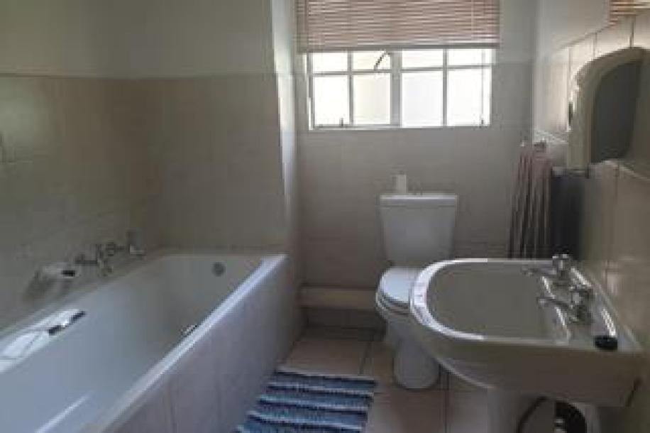 3 Bedroom Apartment / Flat to Rent in Die Heuwel Ext 1-5