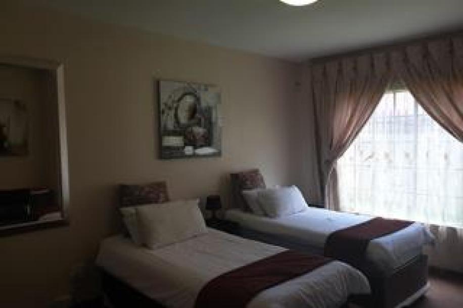 3 Bedroom Apartment / Flat to Rent in Die Heuwel Ext 1-7