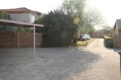 2 Bedroom Townhouse to Rent in Amberfield
