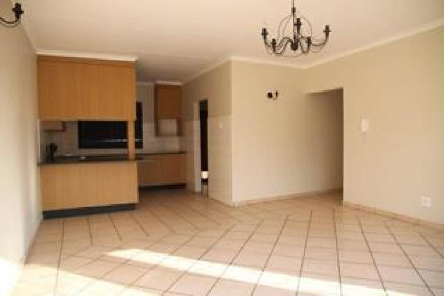 2 Bedroom Townhouse to Rent in Amberfield-9