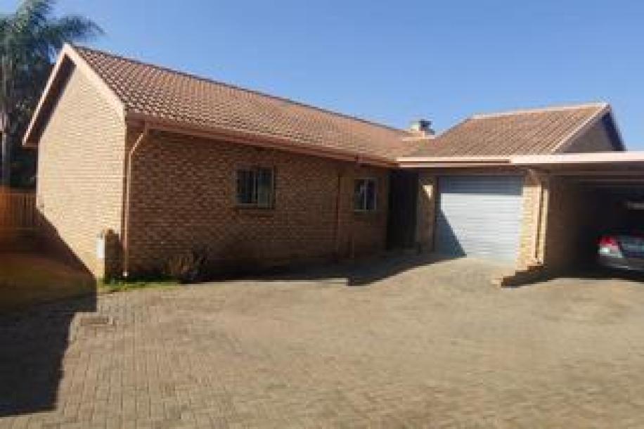2 Bedroom Townhouse to Rent in Amberfield-2