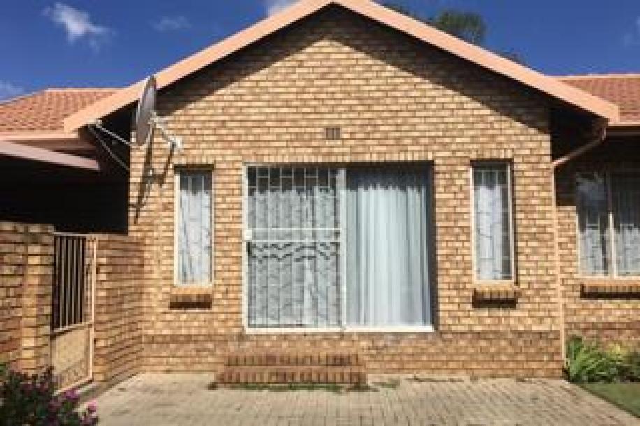 2 Bedroom Townhouse to Rent in Amberfield-4