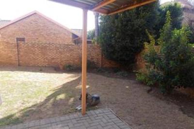 2 Bedroom Townhouse to Rent in Amberfield-5