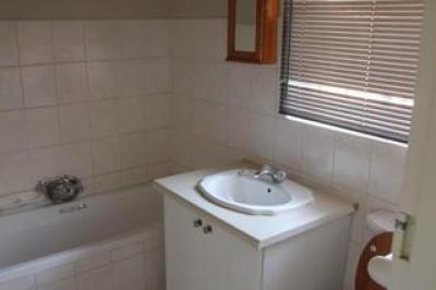 2 Bedroom Townhouse to Rent in Amberfield-7