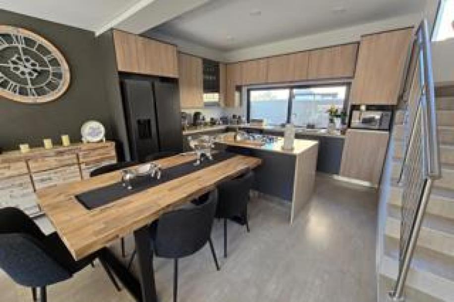 3 Bedroom Townhouse to Rent in Heron Banks Golf Estate-1