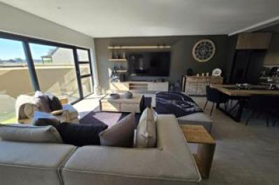 3 Bedroom Townhouse to Rent in Heron Banks Golf Estate-3