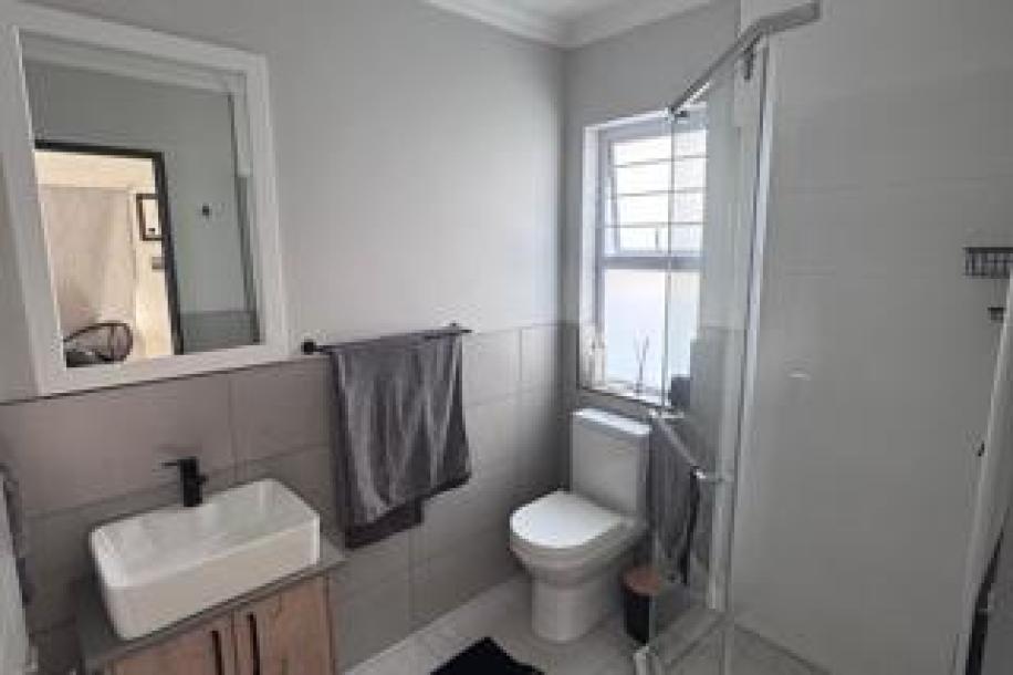 4 Bedroom House for Sale in Erasmus Park-15