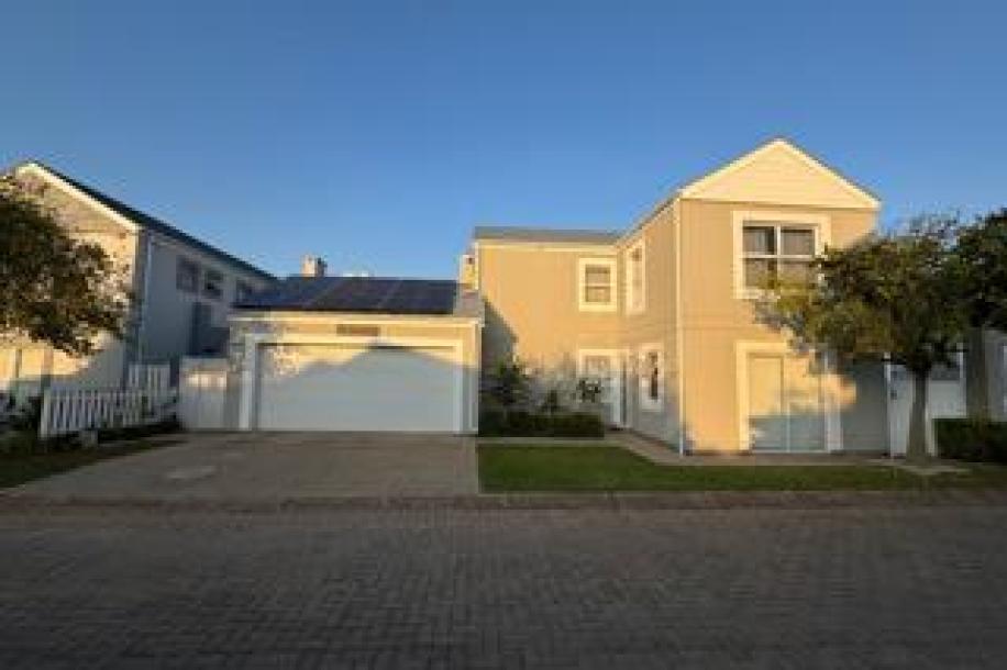 4 Bedroom House for Sale in Erasmus Park-3