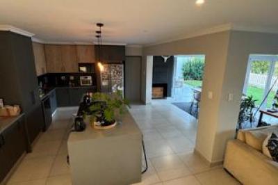 4 Bedroom House for Sale in Erasmus Park-6
