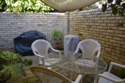 2 Bedroom Townhouse for Sale in Faerie Glen-10