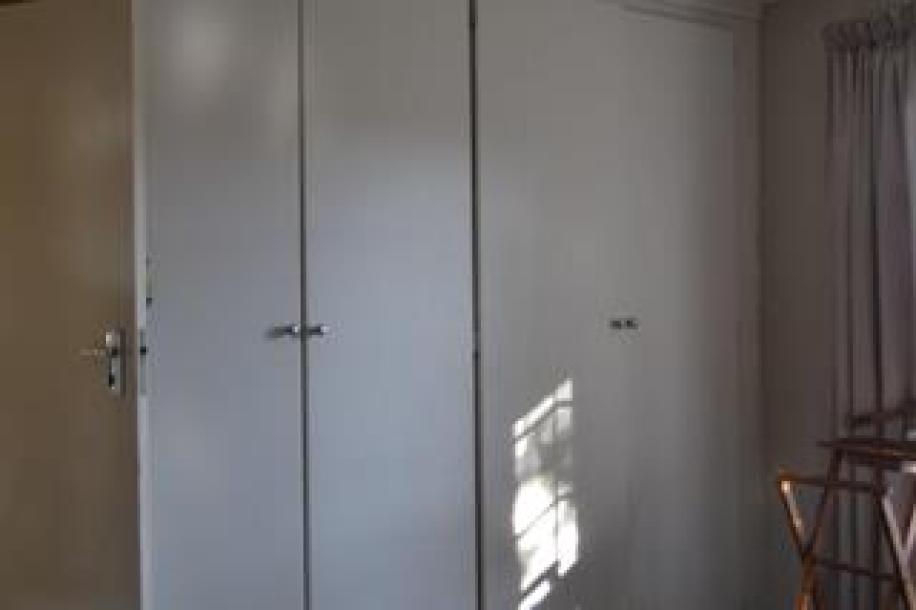 2 Bedroom Townhouse for Sale in Faerie Glen-12
