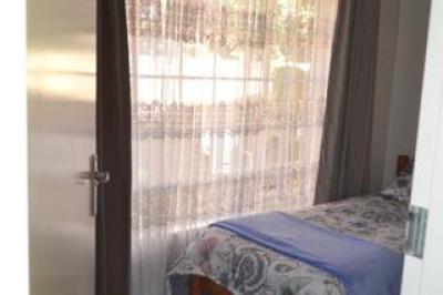 2 Bedroom Townhouse for Sale in Faerie Glen-13