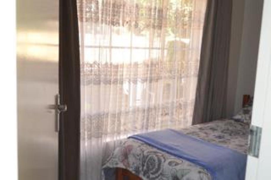 2 Bedroom Townhouse for Sale in Faerie Glen-13