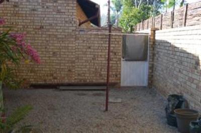 2 Bedroom Townhouse for Sale in Faerie Glen-19
