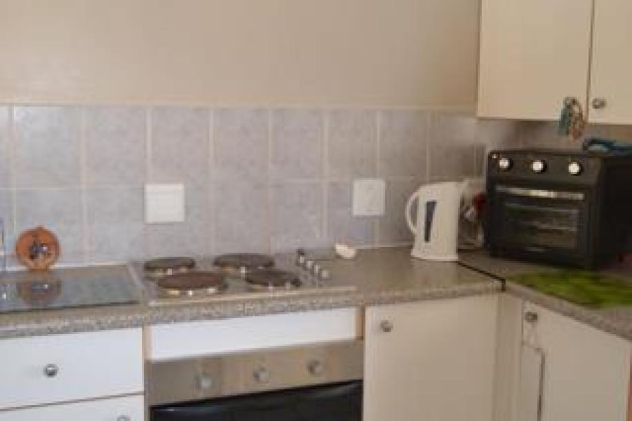2 Bedroom Townhouse for Sale in Faerie Glen-6
