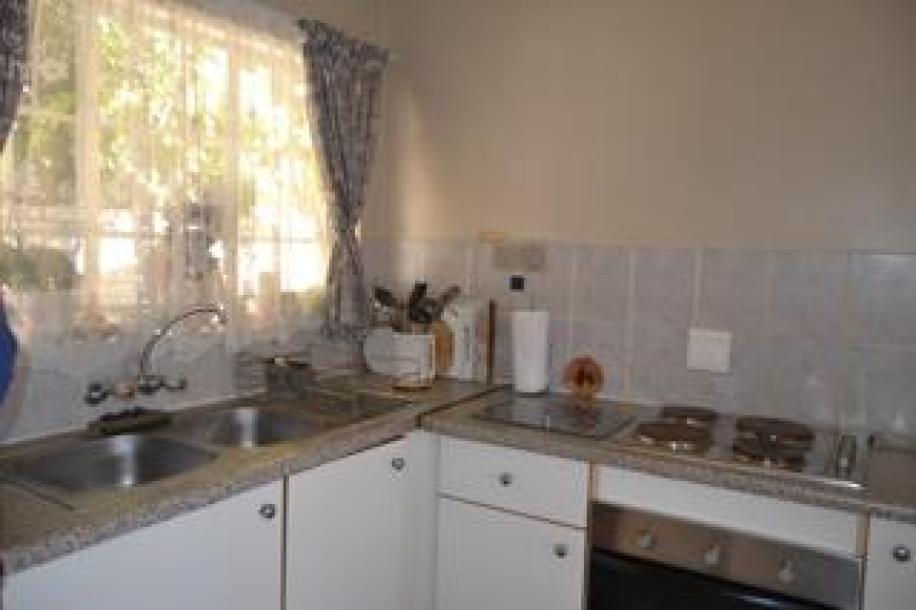2 Bedroom Townhouse for Sale in Faerie Glen-7
