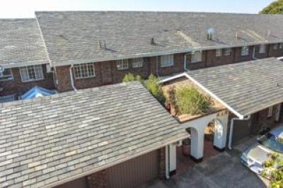 2 Bedroom Townhouse for Sale in Constantia Park