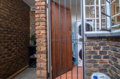 2 Bedroom Townhouse for Sale in Constantia Park-12