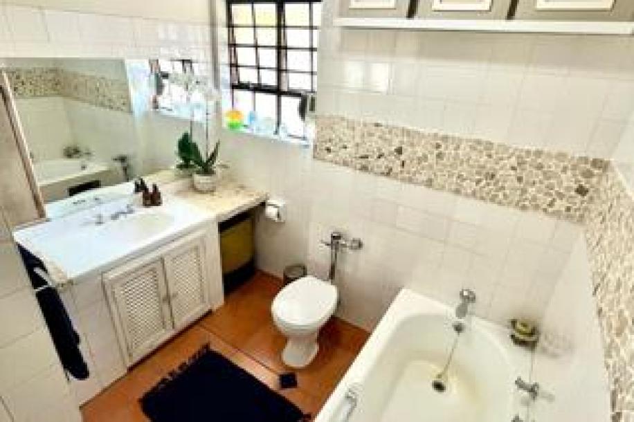 2 Bedroom Townhouse for Sale in Constantia Park-15