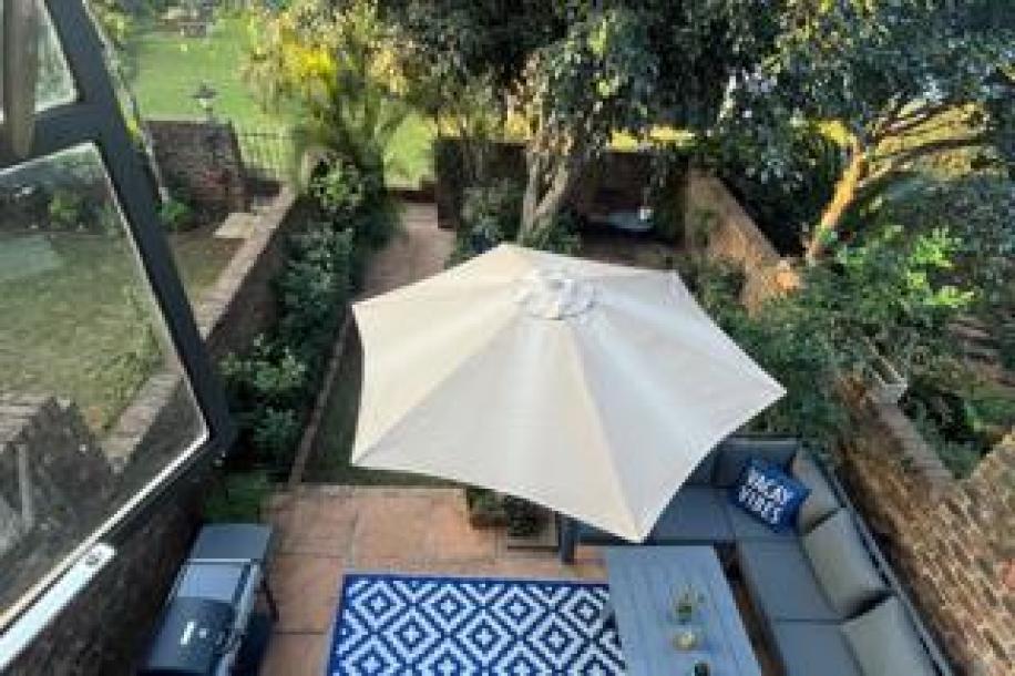 2 Bedroom Townhouse for Sale in Constantia Park-18