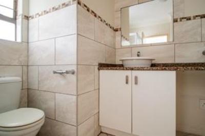 1 Bedroom Apartment / Flat for Sale in Hatfield-3