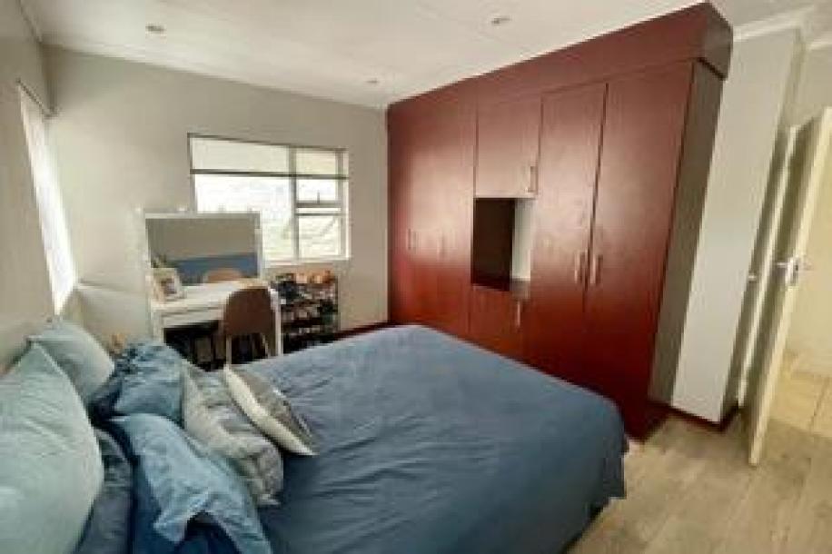 2 Bedroom Townhouse for Sale in Olympus Ah-2