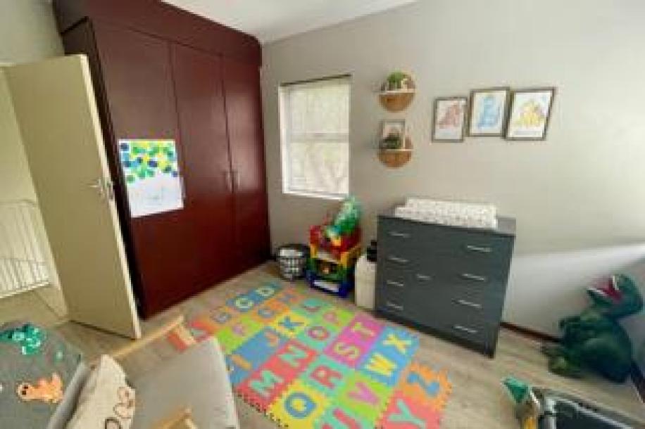 2 Bedroom Townhouse for Sale in Olympus Ah-5