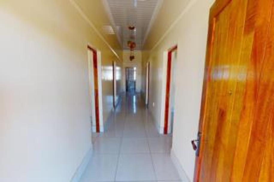 5 Bedroom House for Sale in Upington Central-12