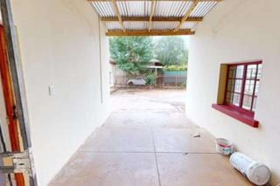 5 Bedroom House for Sale in Upington Central-13